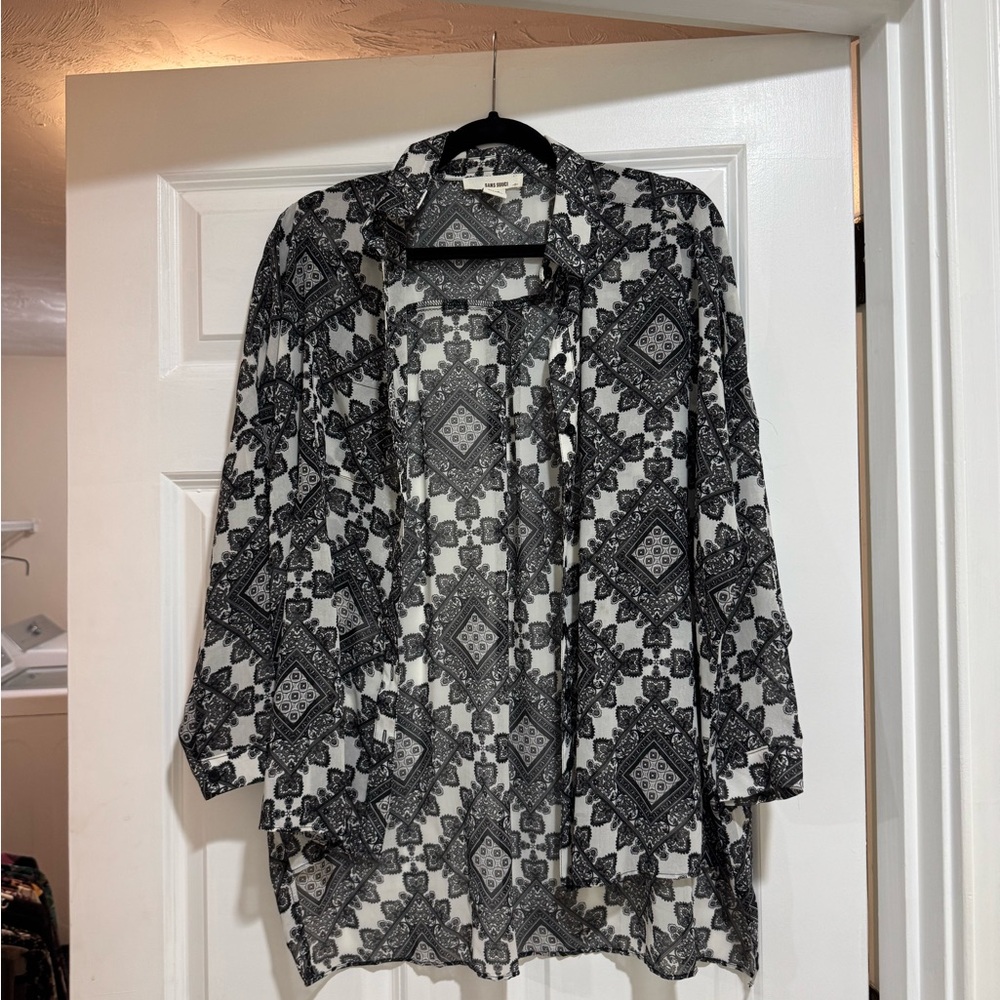 Sans Souci Monochrome Geometric Top